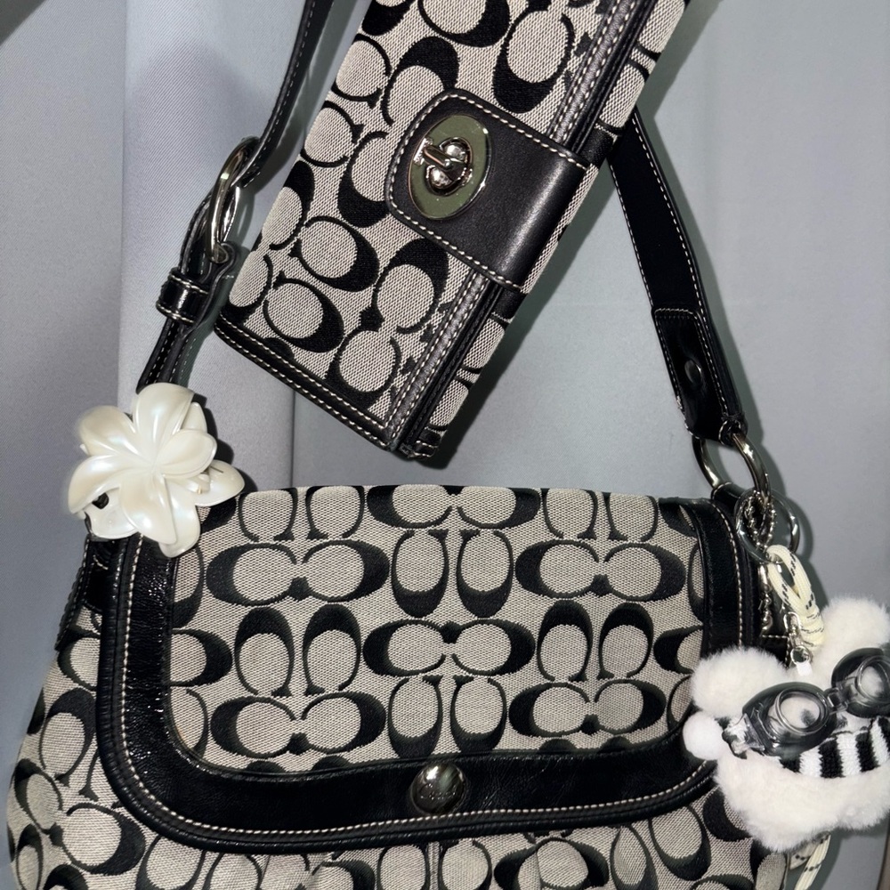 SOLD Coach Medium Soho Signature Vintage Bag with wallet